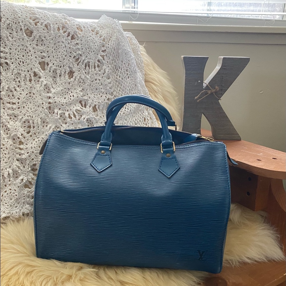 Louis Vuitton 35 speedy